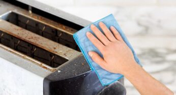 Come pulire il tostapane: ecco come rimuovere i residui di cibo bruciati e incrostati